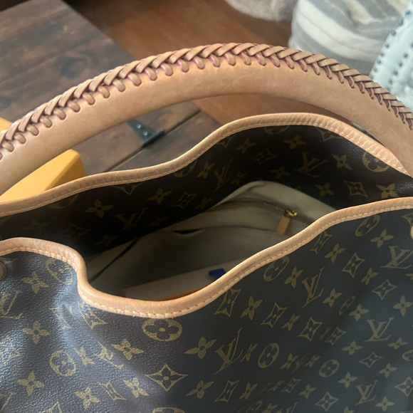AUTHENTIC!! Louis Vuitton Artsy MM Bag - Picture 3 of 4